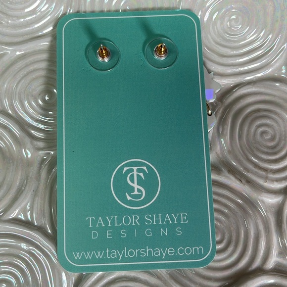 Triple Ghost Drops👻Taylor Shaye❤️ - Picture 6 of 6